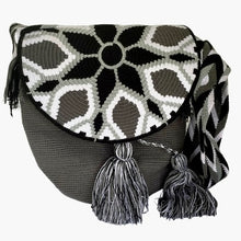 Load image into Gallery viewer, Wayuu Bag Flap Top Gray