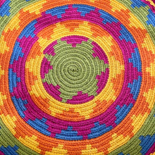 Load image into Gallery viewer, Wayuu Bag Flap Top Fucshia