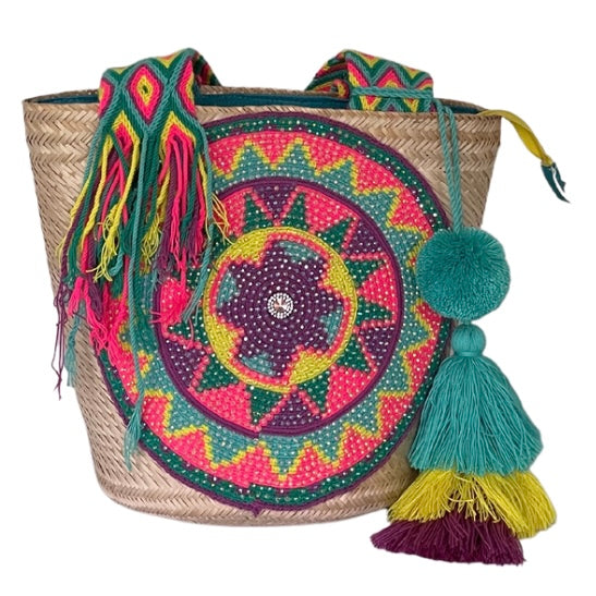 Wayuu Handwoven Zippered Palm Basket with Murano Stone Medallion – Tropical Fiesta