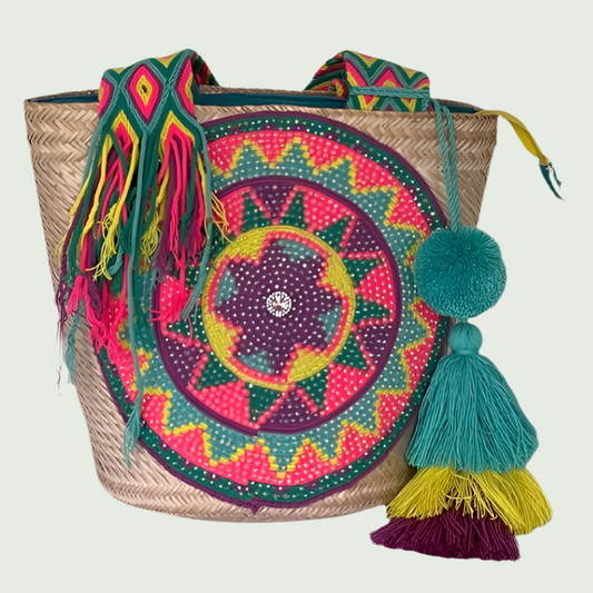 Wayuu Handwoven Zippered Palm Basket with Murano Stone Medallion – Tropical Fiesta