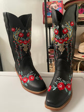 Load image into Gallery viewer, Karely Cowboy Boots
