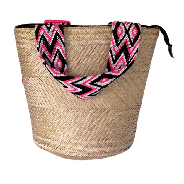Wayuu Handwoven Zippered Palm Basket with Murano Stone Medallion – Fuchsia Noir