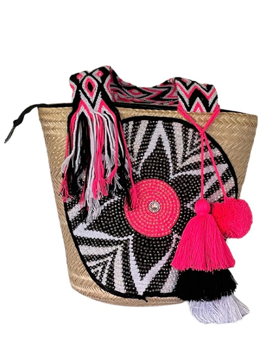 Wayuu Handwoven Zippered Palm Basket with Murano Stone Medallion – Fuchsia Noir